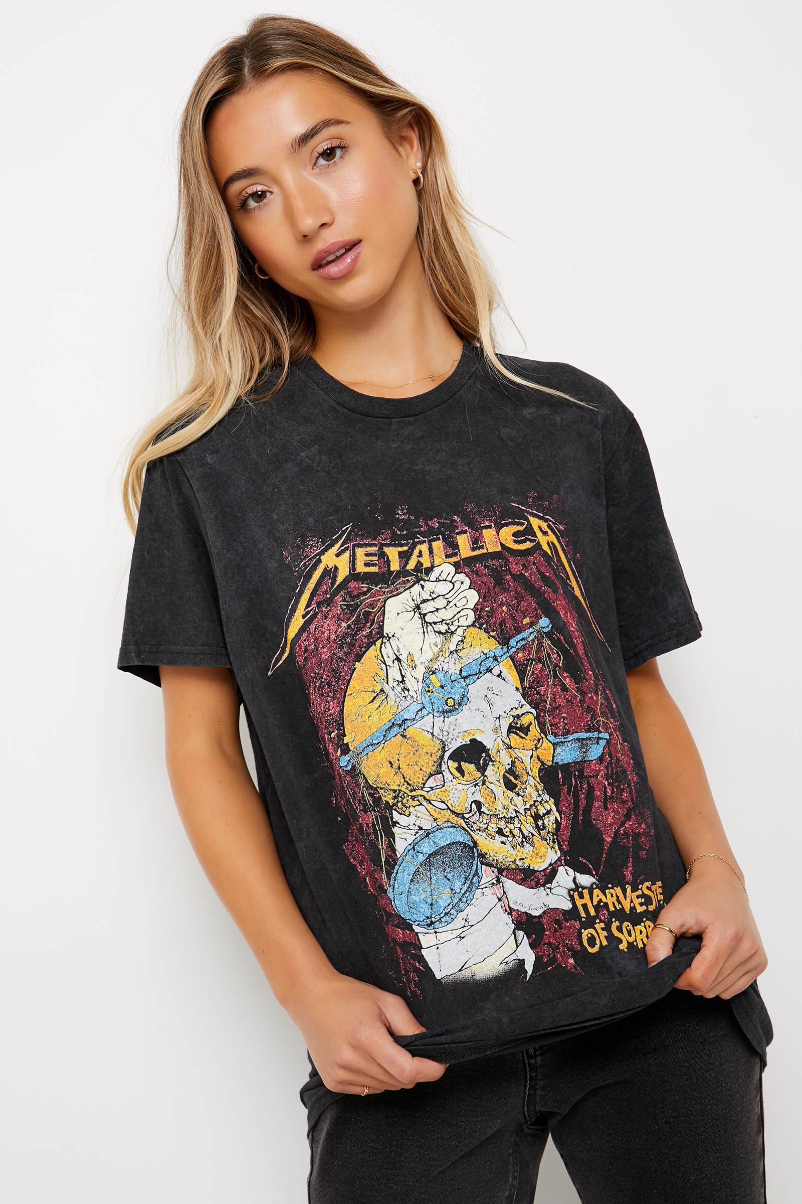metallica-tshirt-749pjn-1.jpg